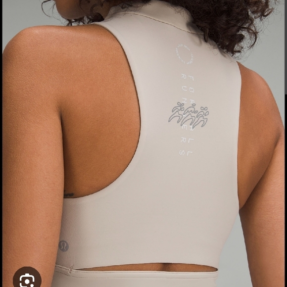 lululemon athletica Beige High-Neck Crop Top - Picture 3 of 12